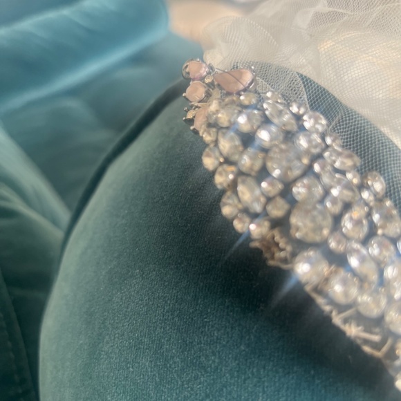 1920s Vintage Style Wedding Veil with 9 foot Cathedral Train - Picture 8 of 8